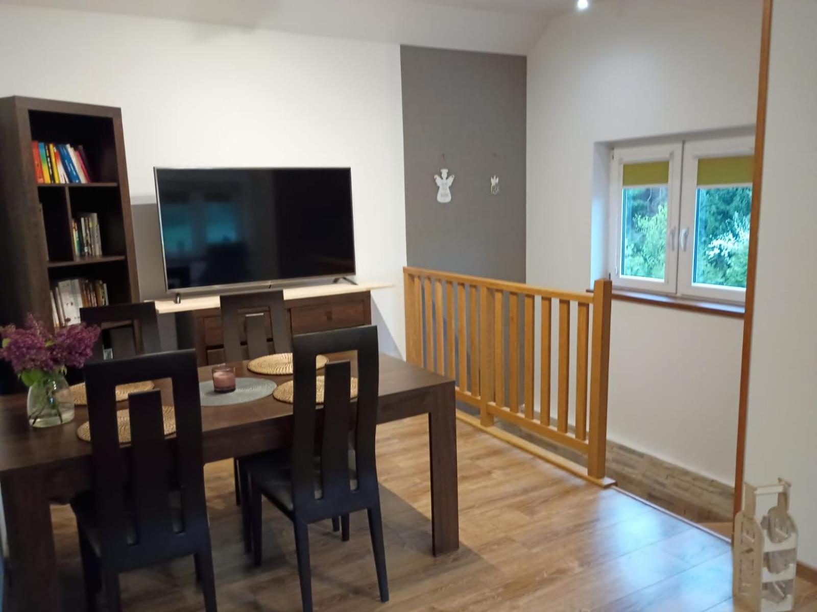 Apartament Pod Lasem Tenczynek Exteriör bild