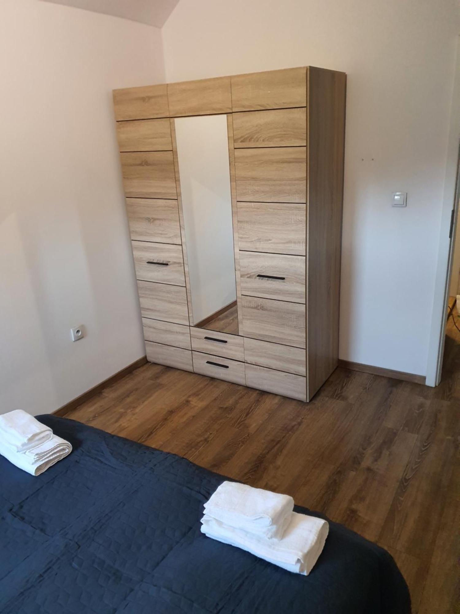 Apartament Pod Lasem Tenczynek Exteriör bild
